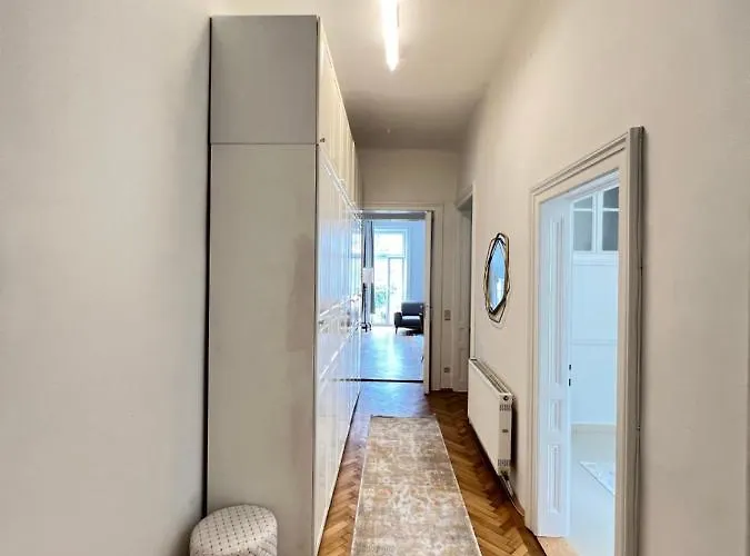 Apartment Iconic Suite_@o&r *